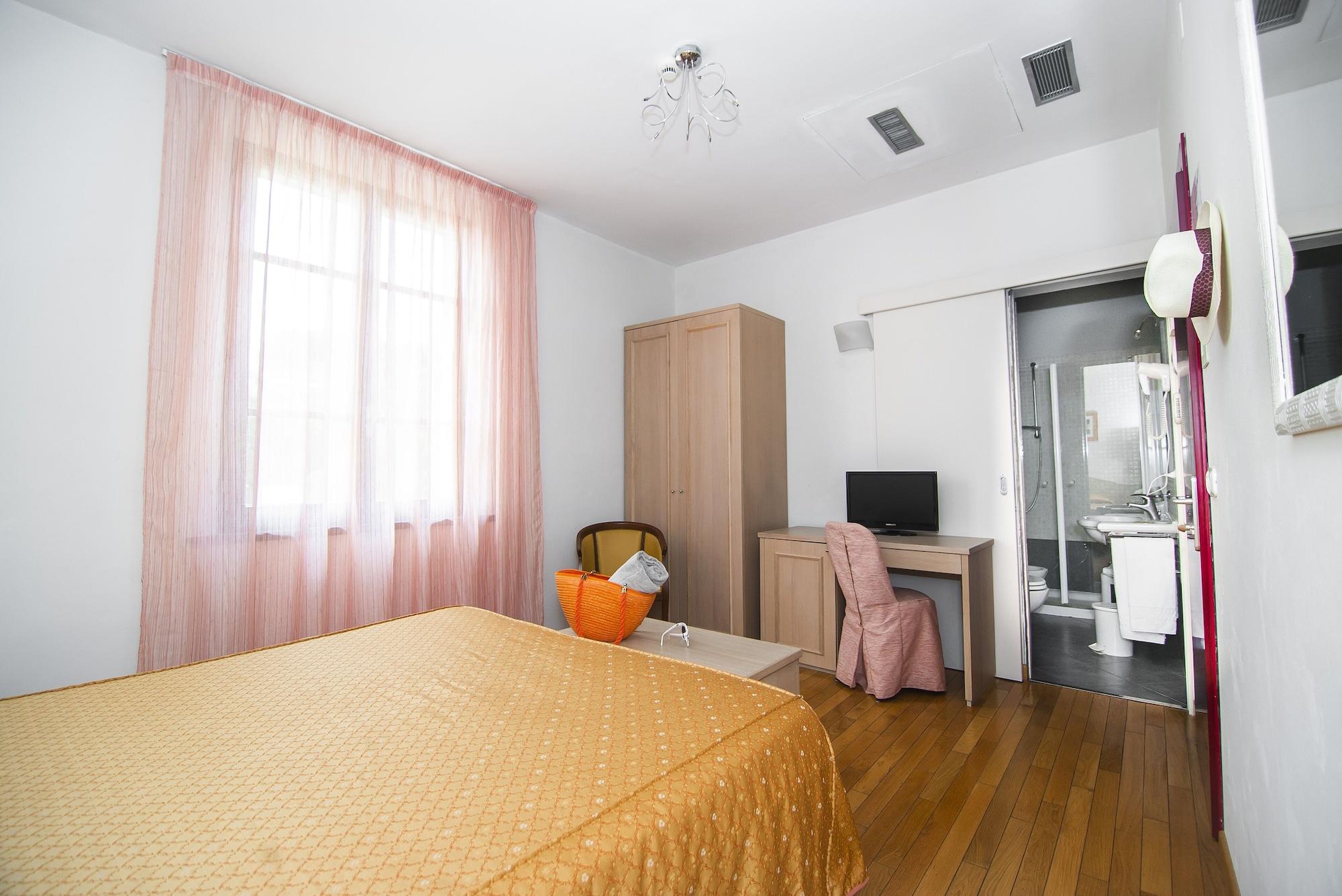 Hotel La Colonna Сиена Екстериор снимка