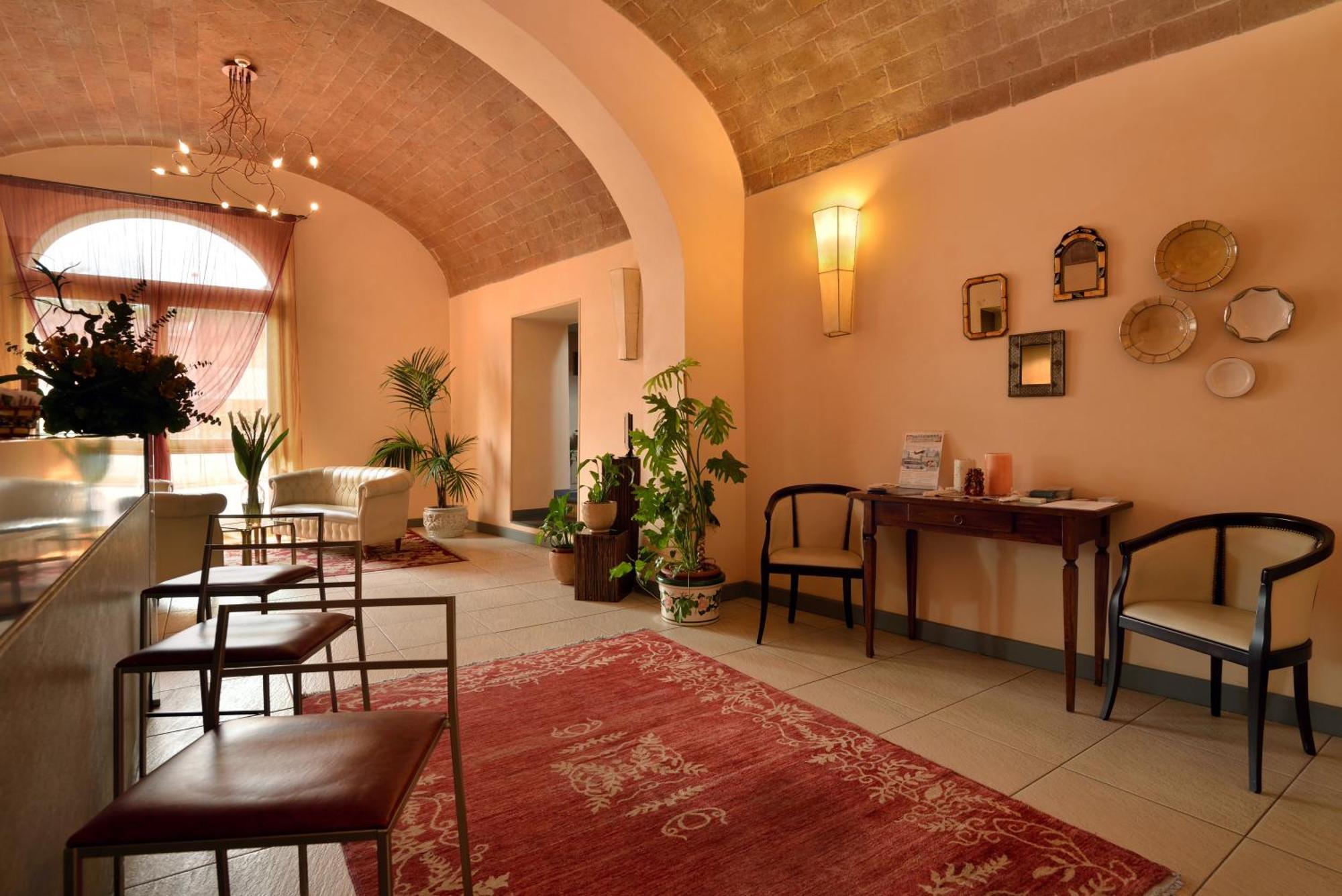 Hotel La Colonna Сиена Екстериор снимка