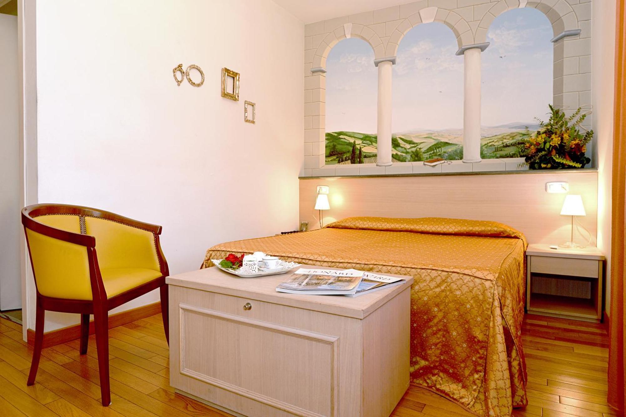 Hotel La Colonna Сиена Екстериор снимка