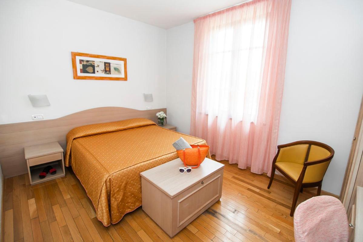 Hotel La Colonna Сиена Екстериор снимка