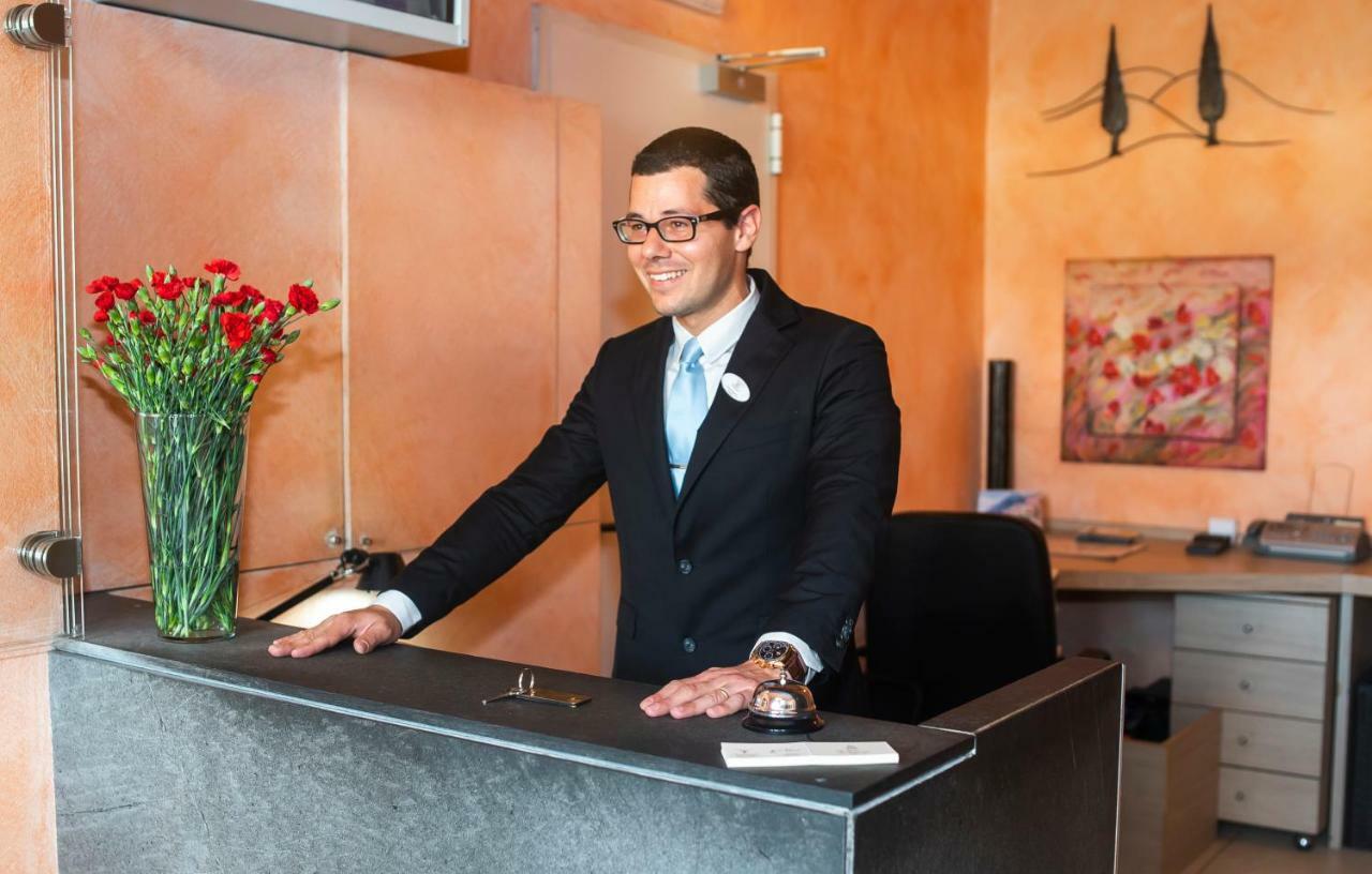 Hotel La Colonna Сиена Екстериор снимка