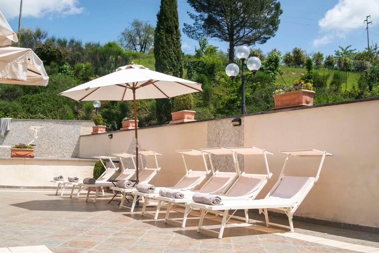Hotel La Colonna Сиена Екстериор снимка