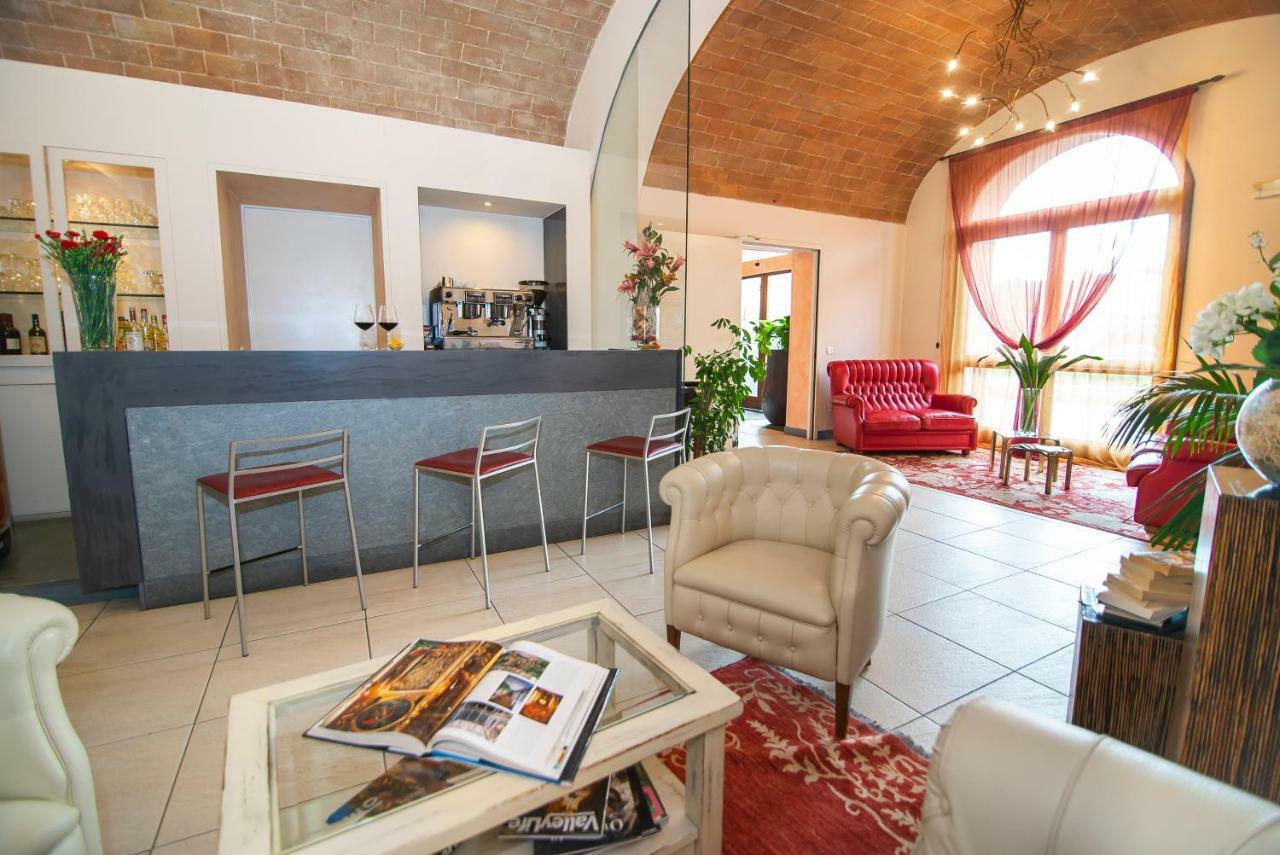 Hotel La Colonna Сиена Екстериор снимка