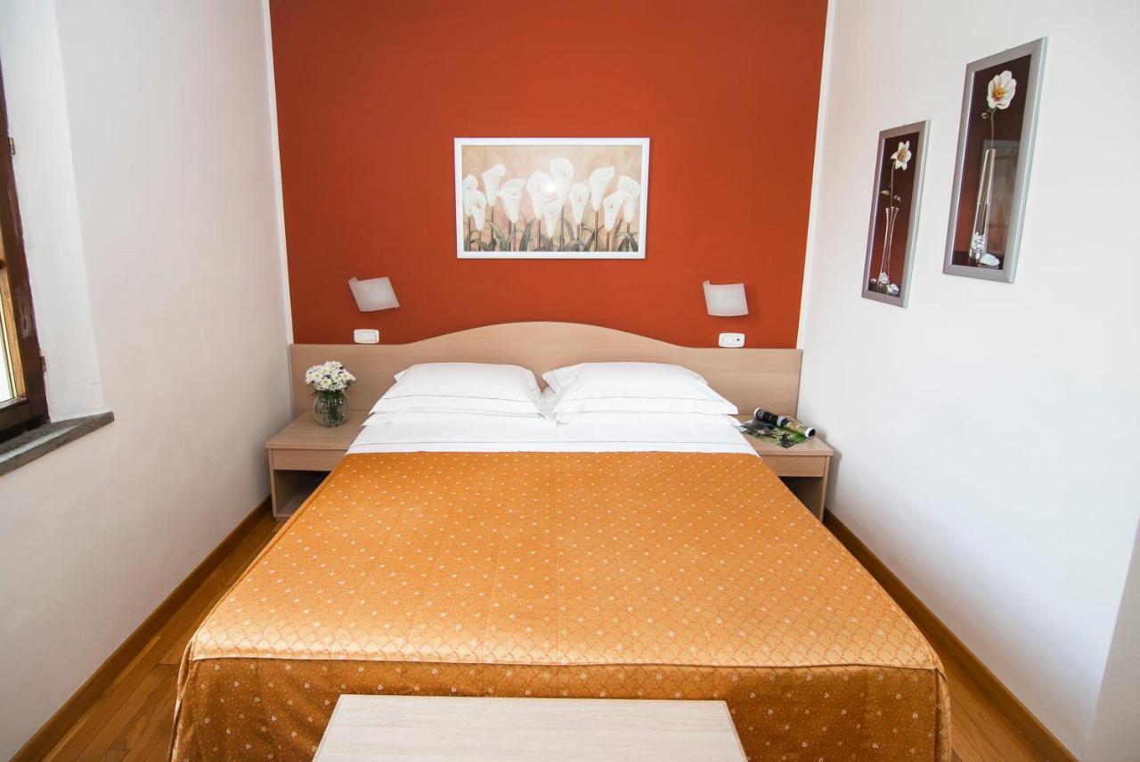 Hotel La Colonna Сиена Екстериор снимка